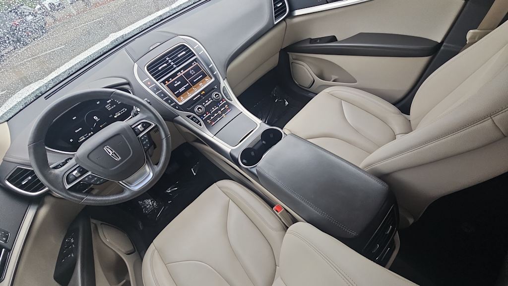 Thumbnail: 2019 Lincoln Nautilus - 8
