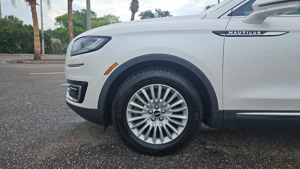 Thumbnail: 2019 Lincoln Nautilus - 5