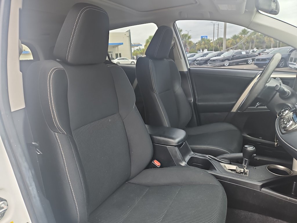 Thumbnail: 2014 Toyota RAV4 - 11