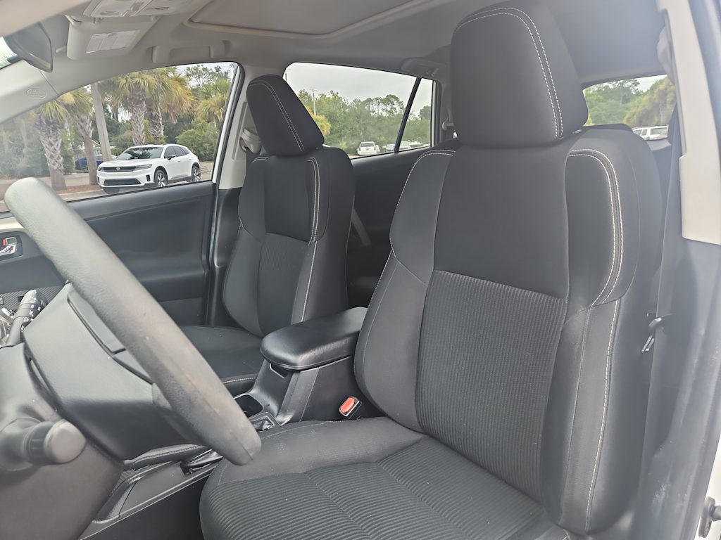 Thumbnail: 2014 Toyota RAV4 - 10