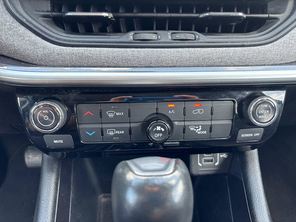 Thumbnail: 2022 Jeep Compass - 24