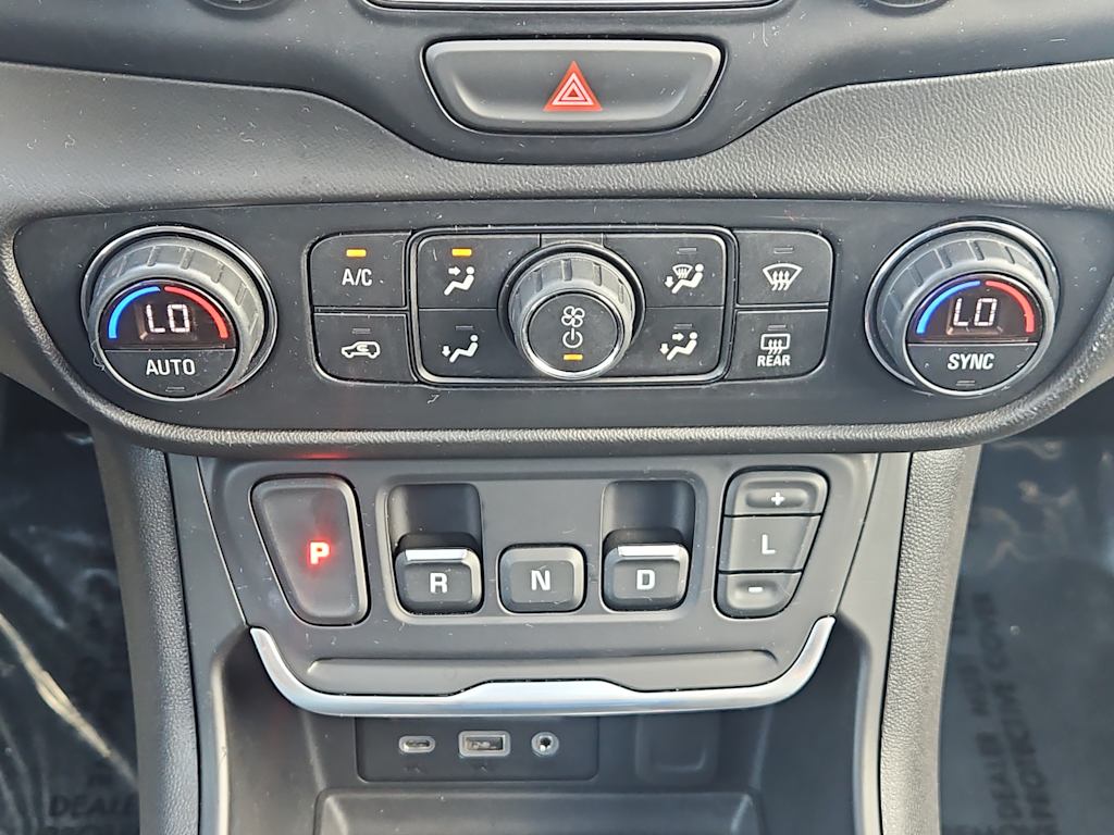 Thumbnail: 2020 GMC Terrain - 23