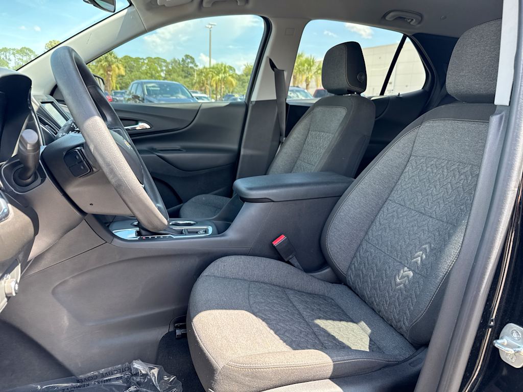 Thumbnail: 2022 Chevrolet Equinox - 9