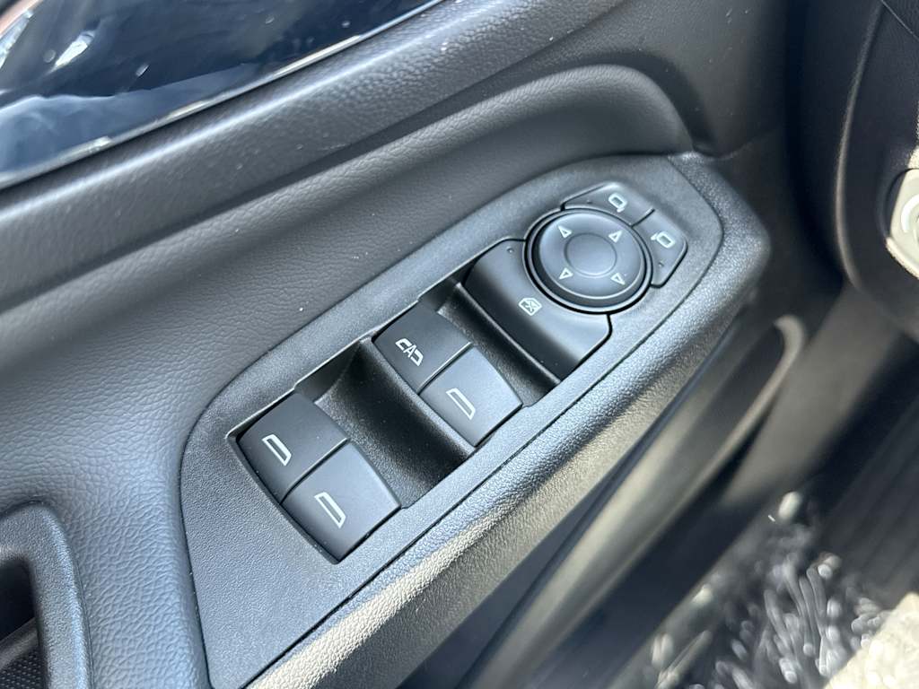Thumbnail: 2022 Chevrolet Equinox - 22