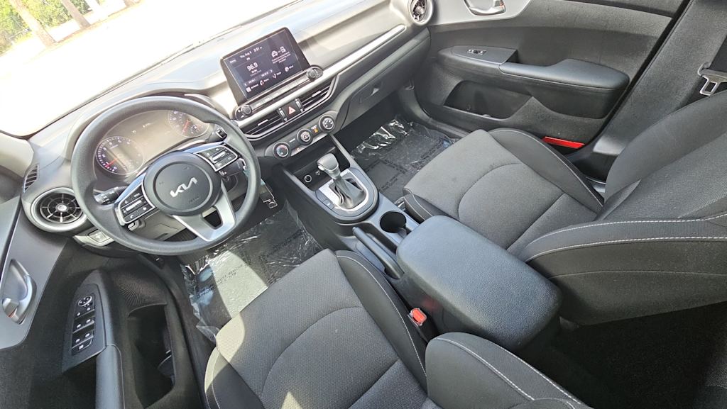 Thumbnail: 2024 Kia Forte - 7
