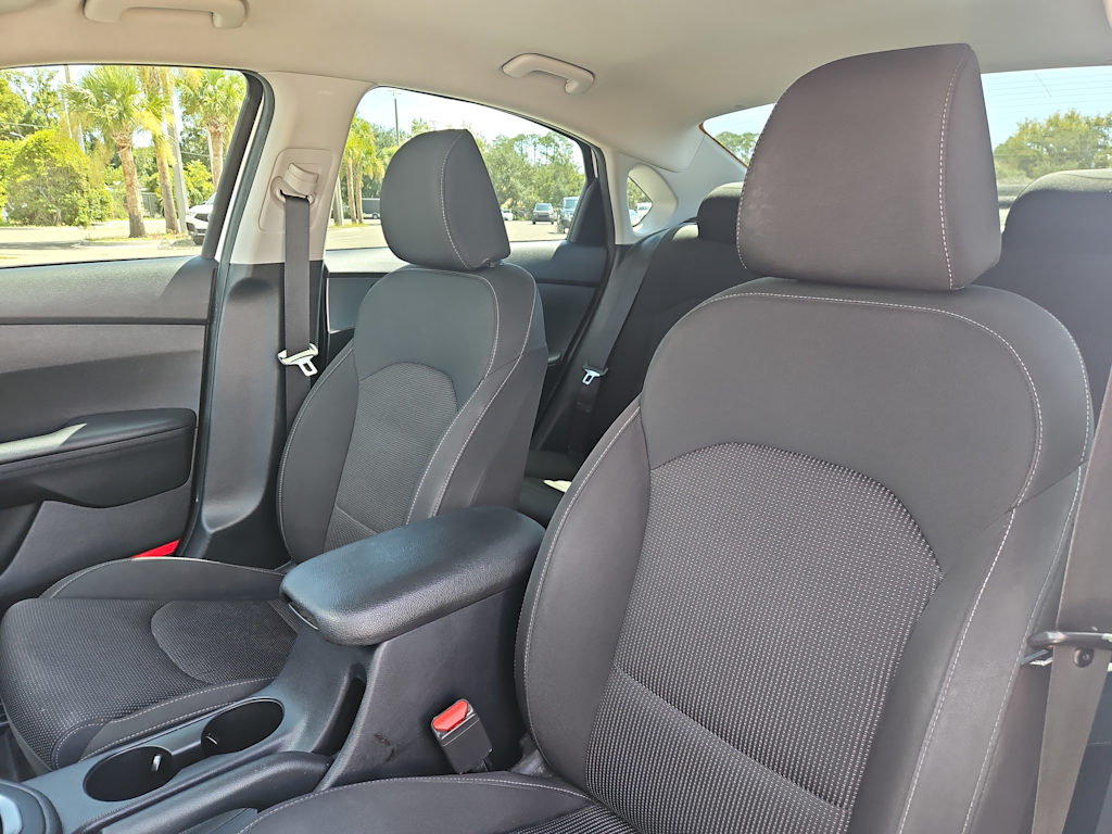 Thumbnail: 2019 Kia Forte - 6