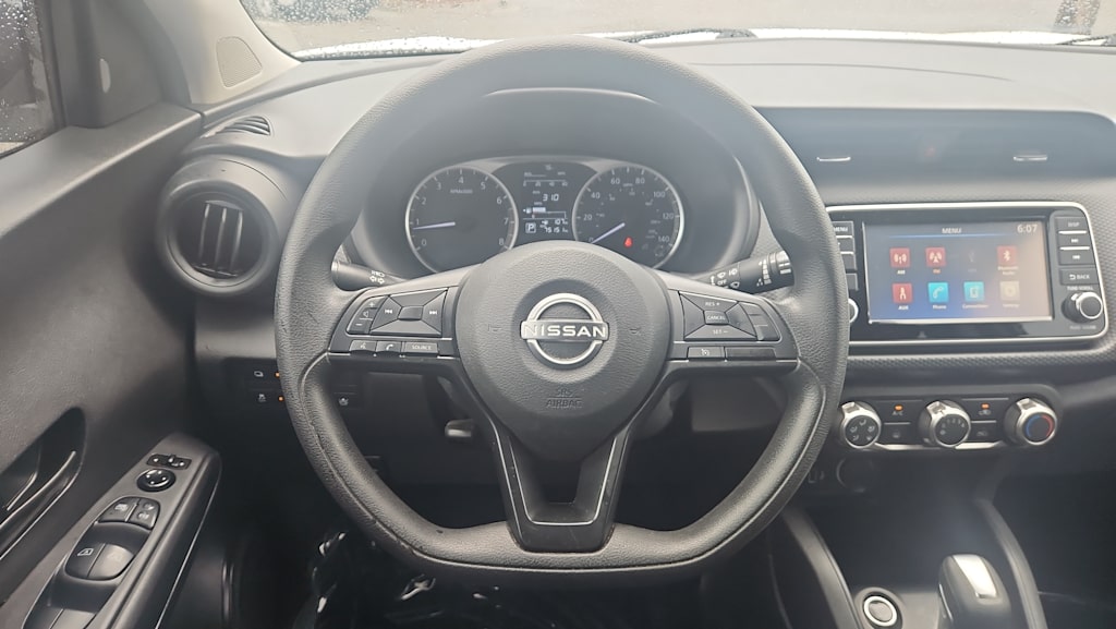 Thumbnail: 2023 Nissan Kicks - 2