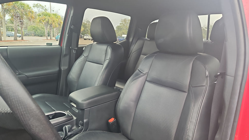 Thumbnail: 2022 Toyota Tacoma - 8