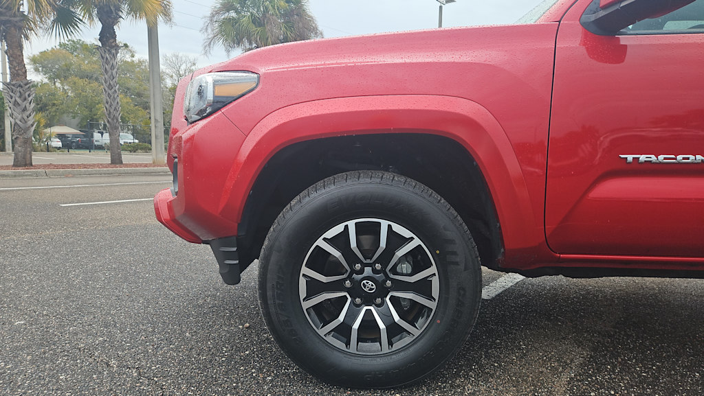 Thumbnail: 2022 Toyota Tacoma - 5