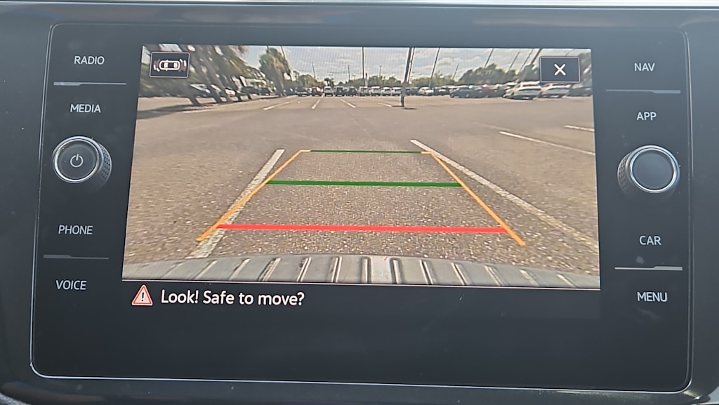 Thumbnail: 2022 Volkswagen Tiguan - 26