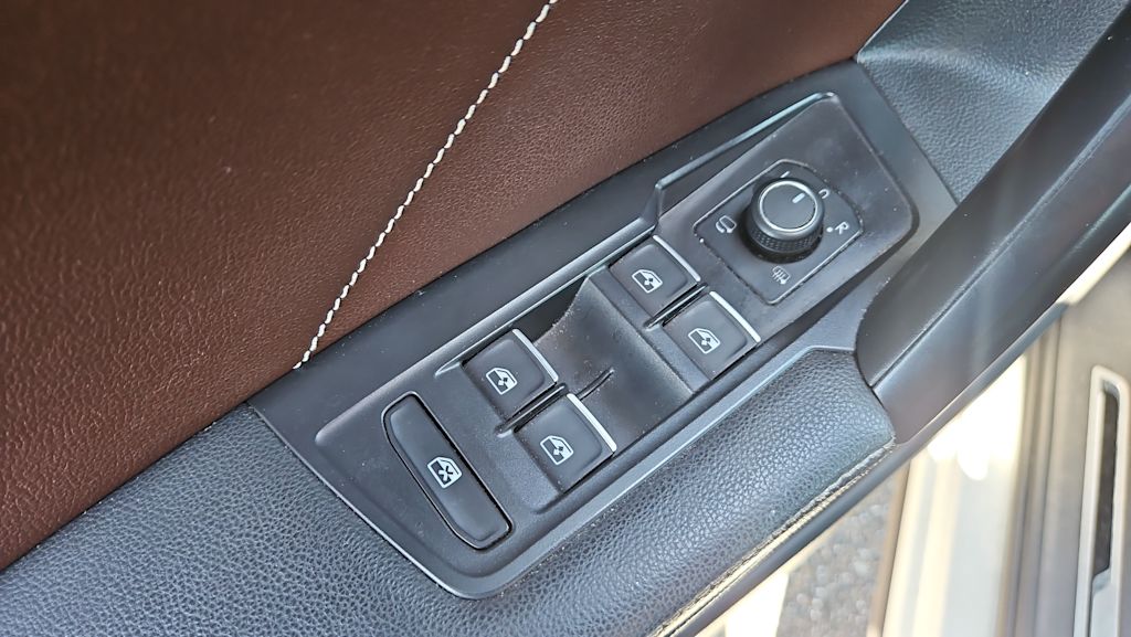 Thumbnail: 2022 Volkswagen Tiguan - 22