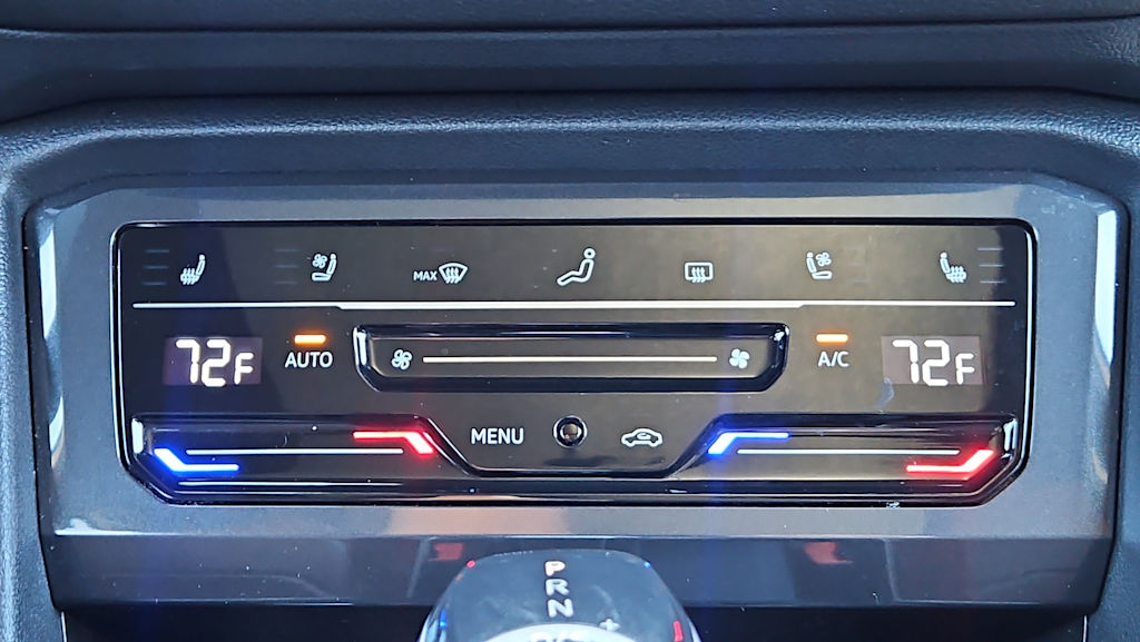 Thumbnail: 2022 Volkswagen Tiguan - 24