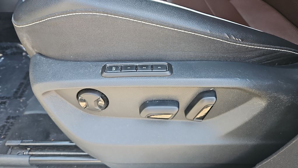 Thumbnail: 2022 Volkswagen Tiguan - 21