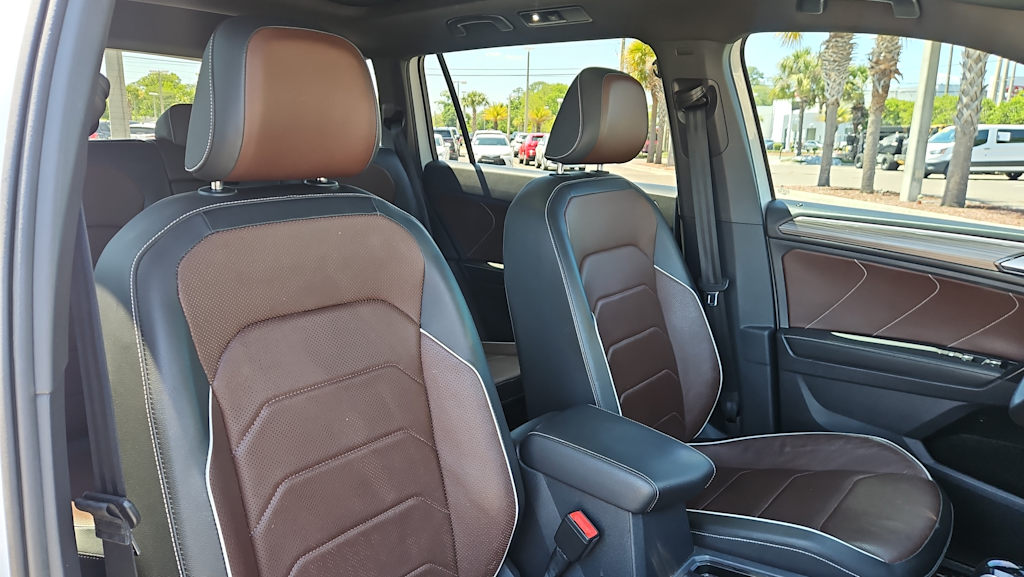 Thumbnail: 2022 Volkswagen Tiguan - 10