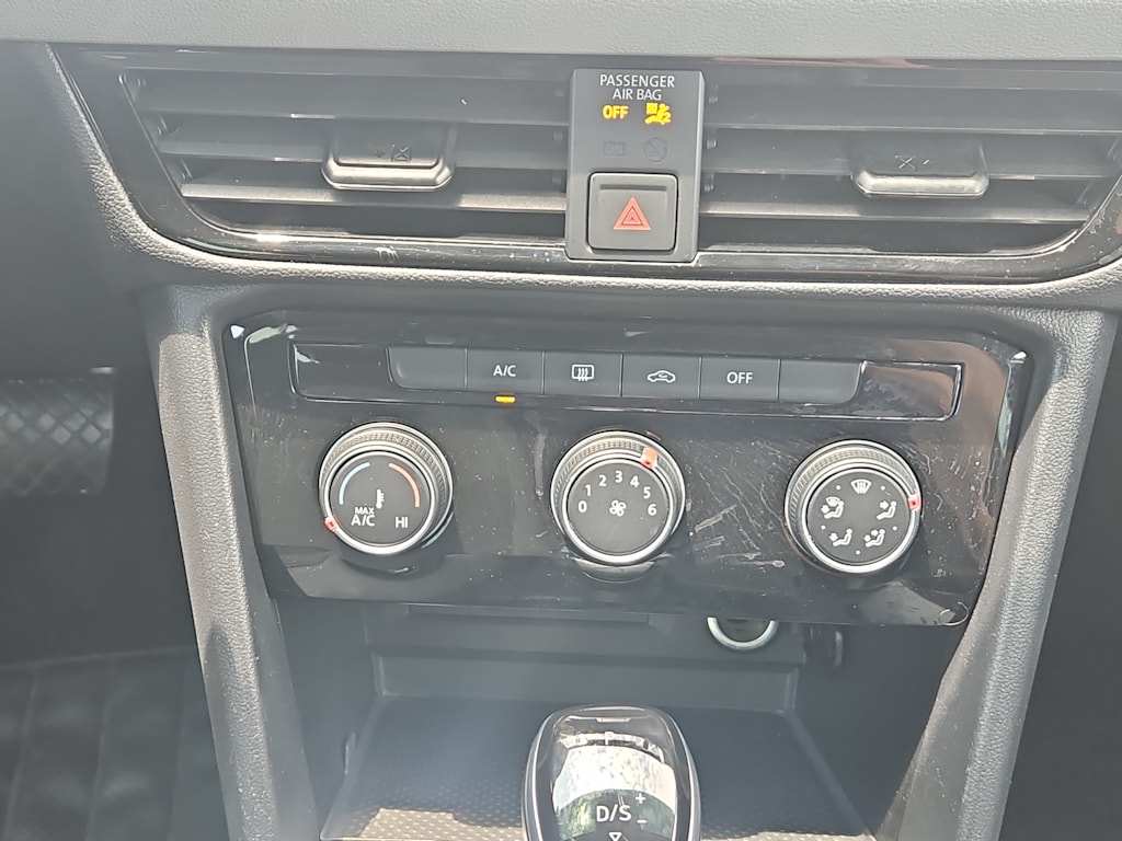 2024 Volkswagen Taos S 23