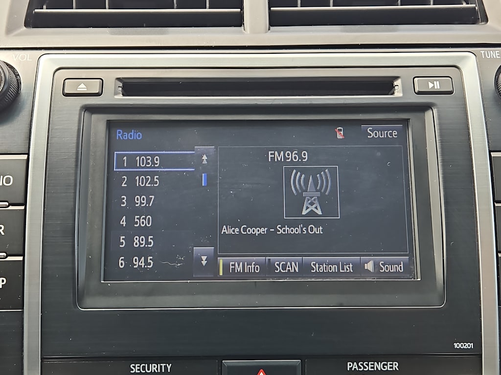 2014 Toyota Camry SE 11