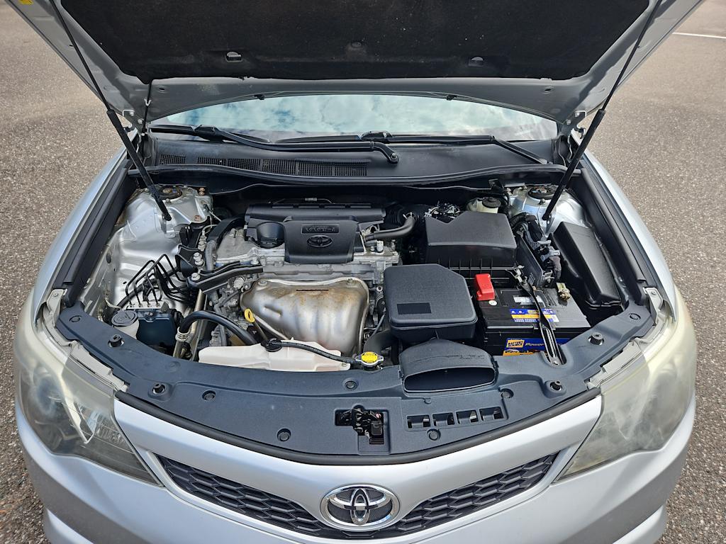 2014 Toyota Camry SE 6
