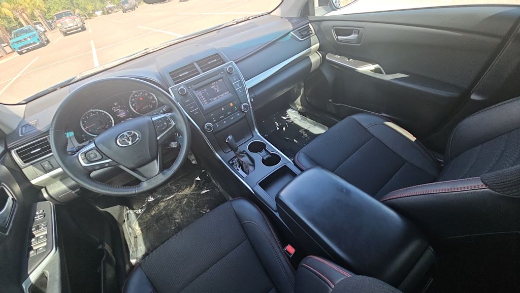 Thumbnail: 2017 Toyota Camry - 7