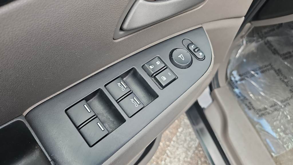 Thumbnail: 2013 Honda Odyssey - 23