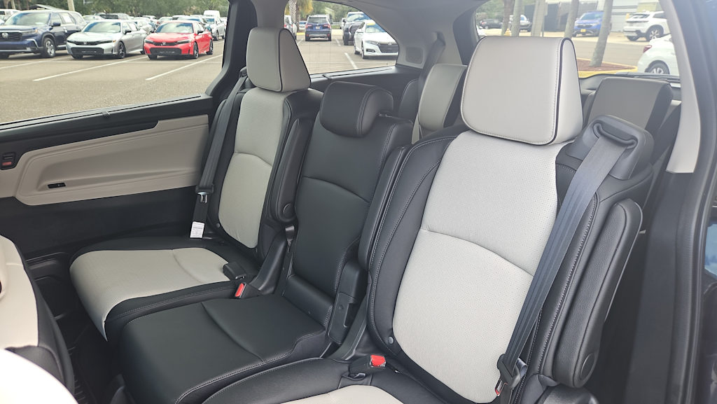 Thumbnail: 2026 Honda Odyssey - 11