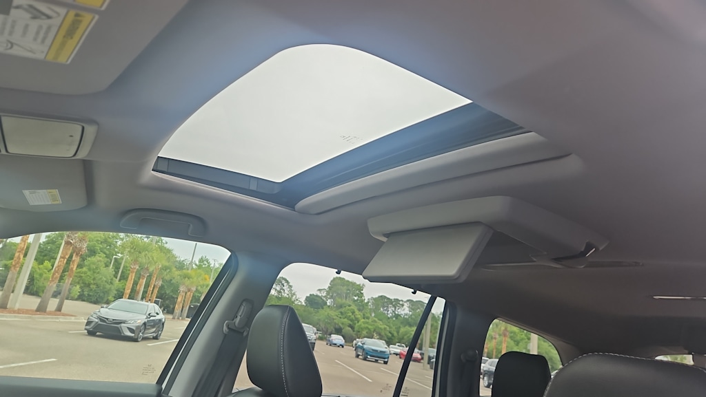 Thumbnail: 2019 Honda Pilot - 23