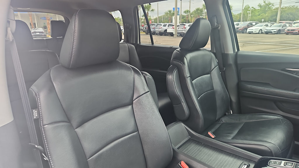 Thumbnail: 2019 Honda Pilot - 10
