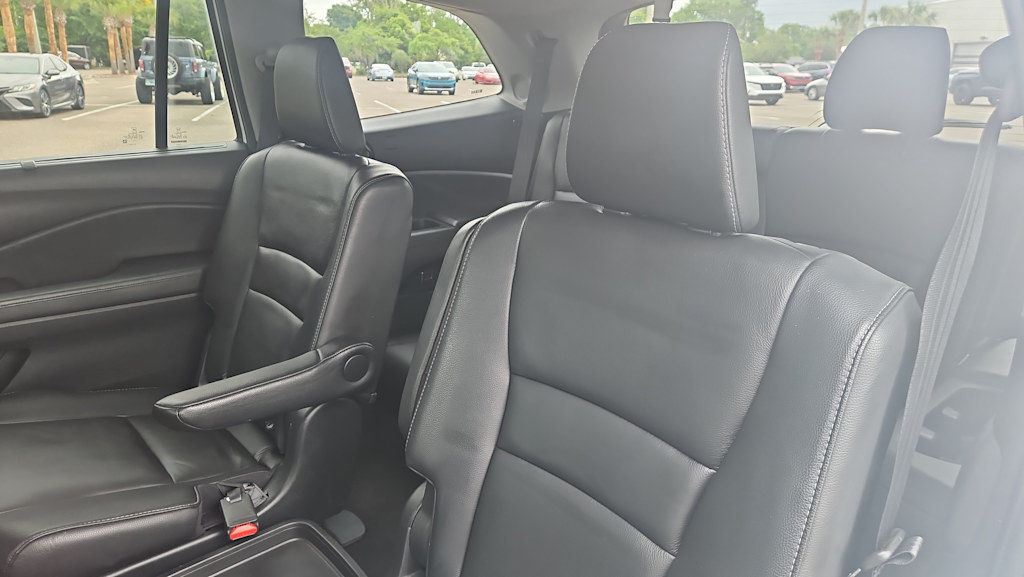 Thumbnail: 2019 Honda Pilot - 11