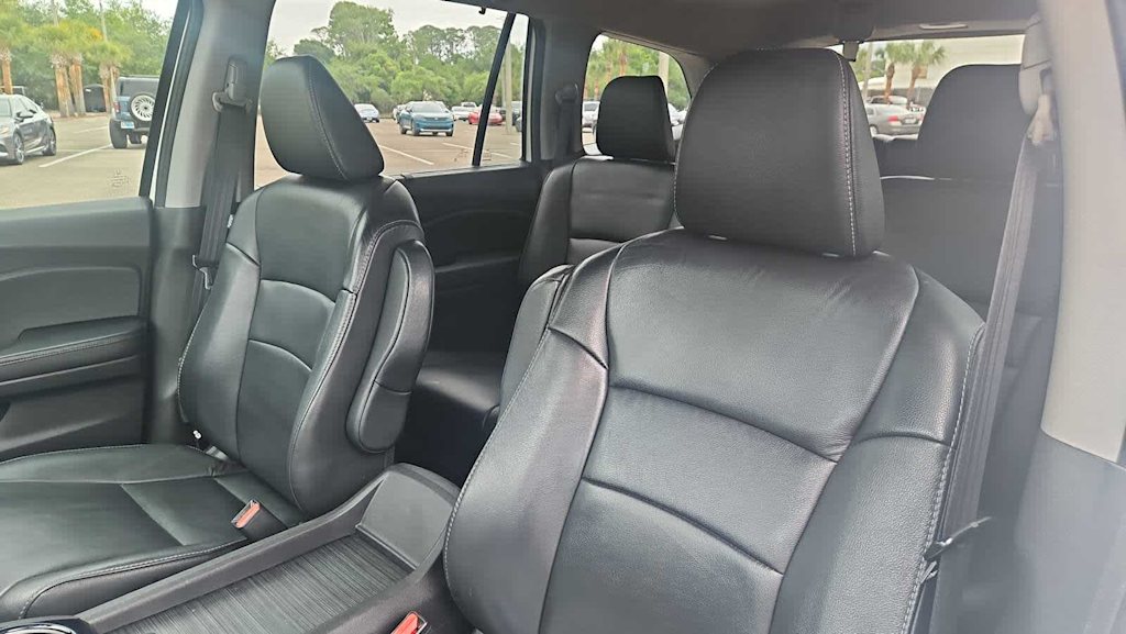 Thumbnail: 2019 Honda Pilot - 9
