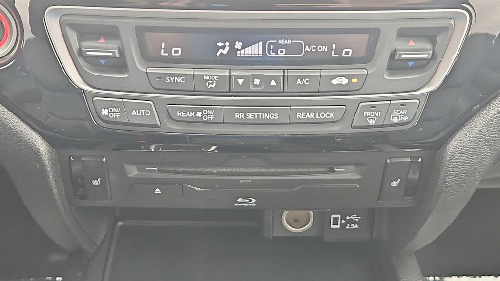 Thumbnail: 2019 Honda Pilot - 24