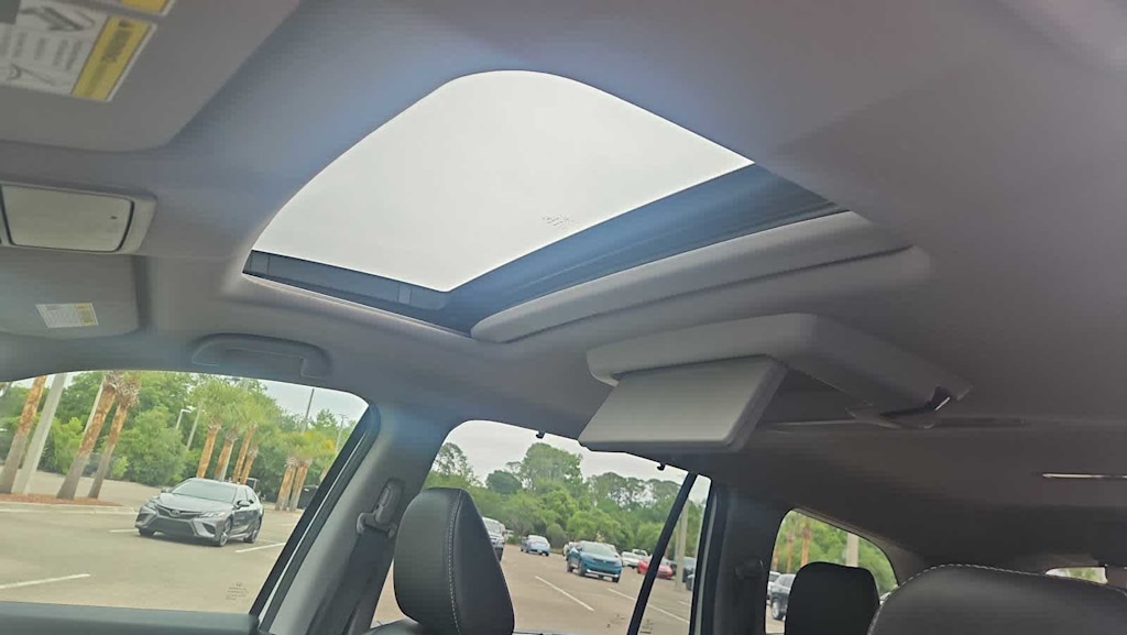 Thumbnail: 2019 Honda Pilot - 23