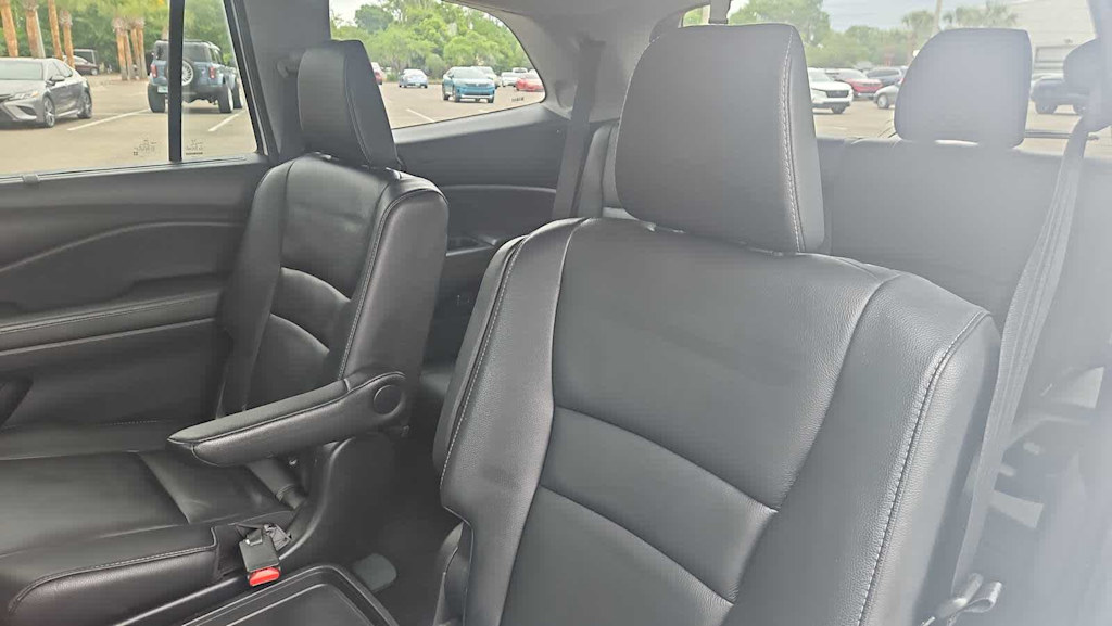 Thumbnail: 2019 Honda Pilot - 11