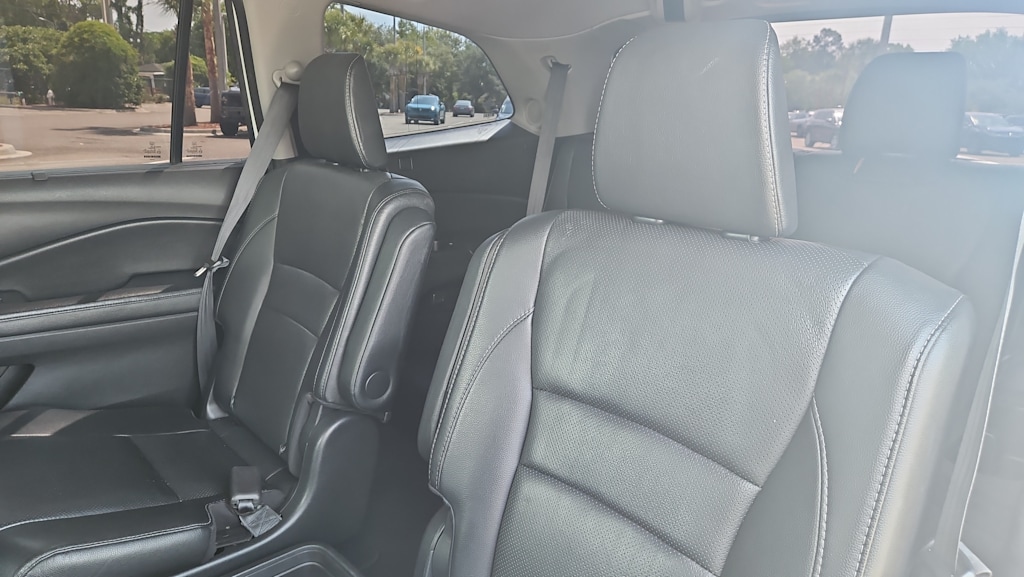Thumbnail: 2017 Honda Pilot - 9
