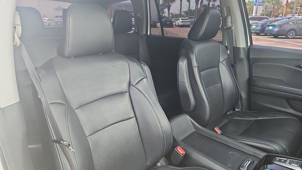 Thumbnail: 2017 Honda Pilot - 26