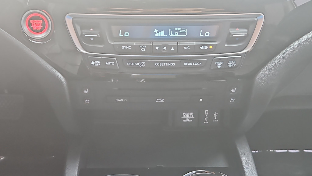 Thumbnail: 2017 Honda Pilot - 23