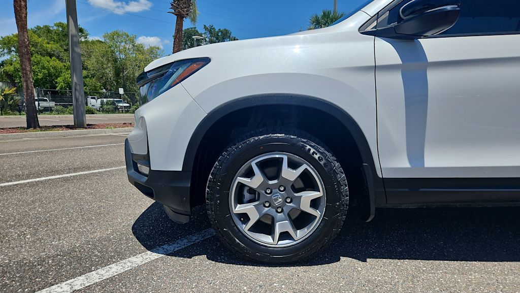 Thumbnail: 2023 Honda Passport - 5