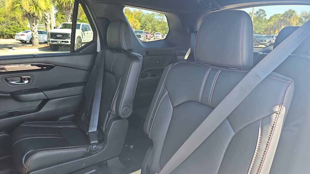 Thumbnail: 2025 Honda Pilot - 25