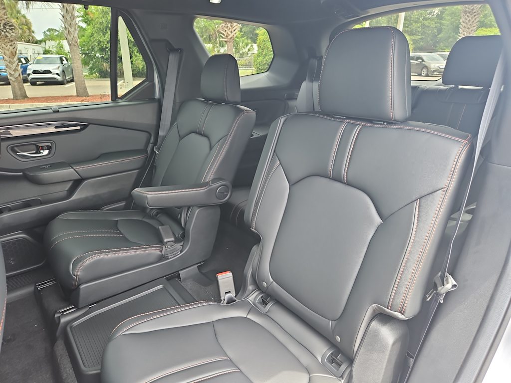 Thumbnail: 2025 Honda Pilot - 10