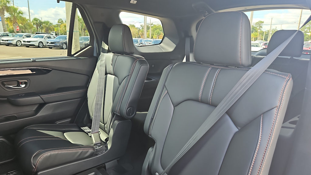 Thumbnail: 2025 Honda Pilot - 10