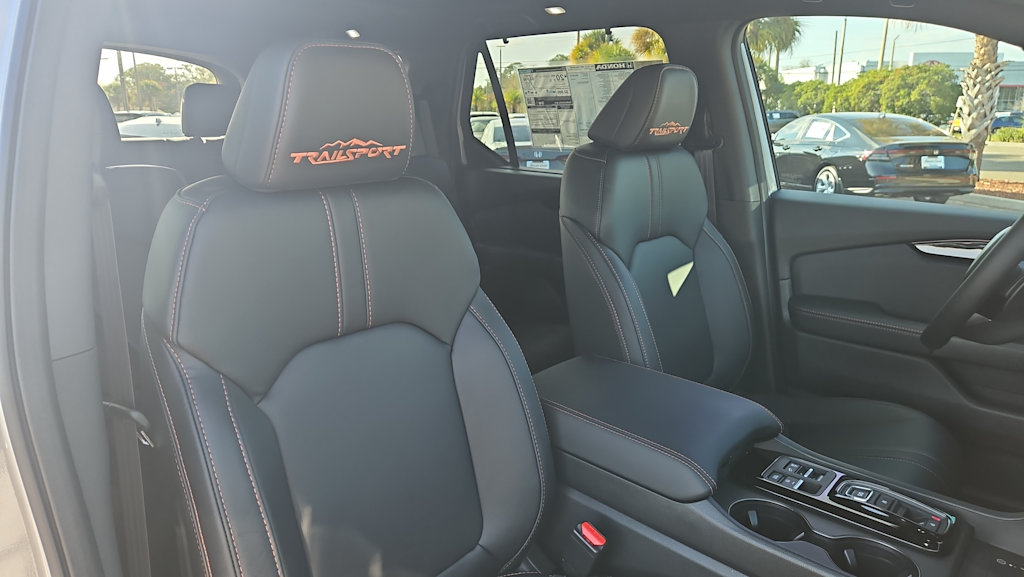 Thumbnail: 2025 Honda Pilot - 8