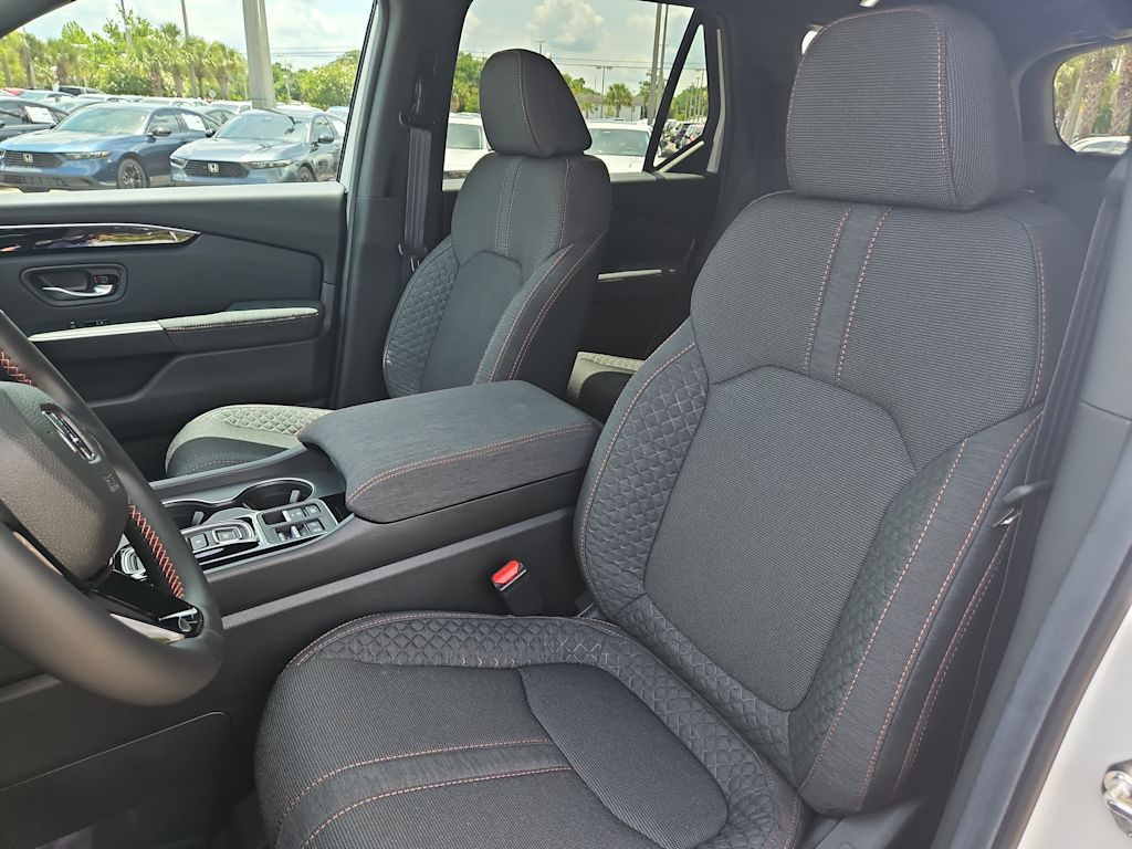 Thumbnail: 2025 Honda Pilot - 8