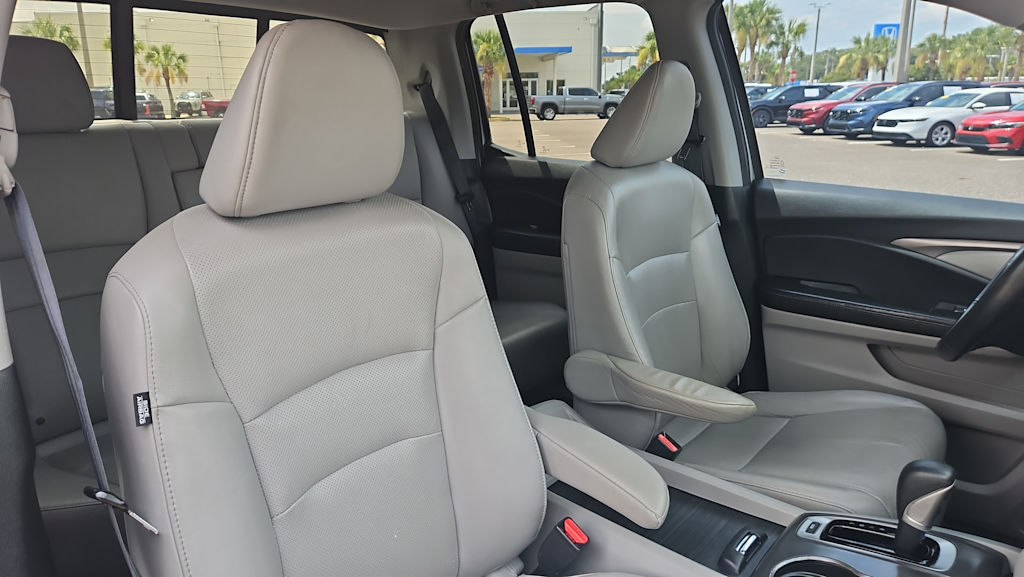 Thumbnail: 2019 Honda Ridgeline - 10