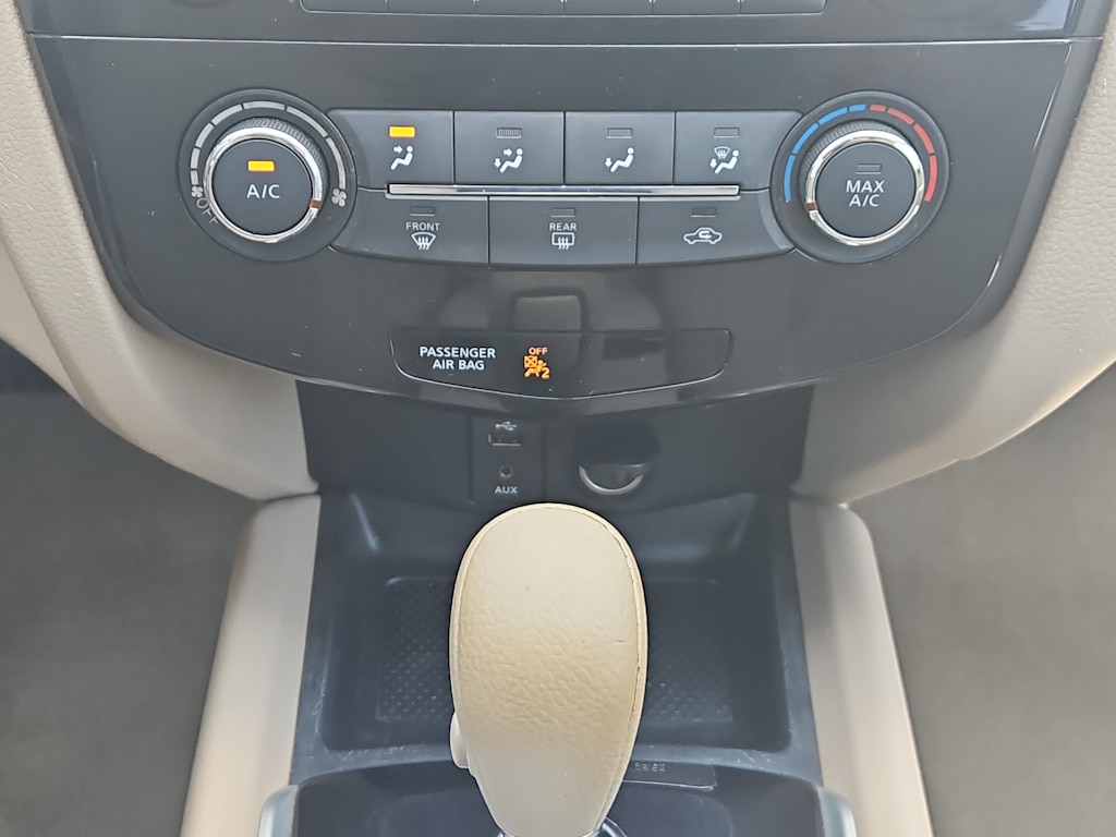 Thumbnail: 2015 Nissan Rogue - 23