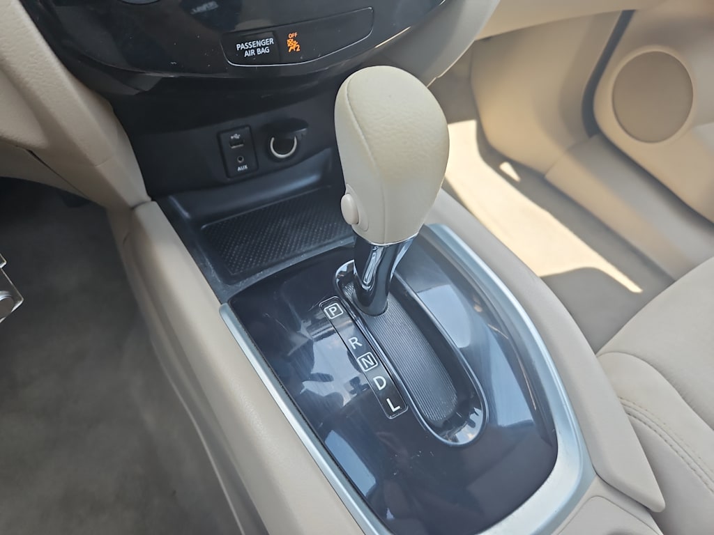 Thumbnail: 2015 Nissan Rogue - 12