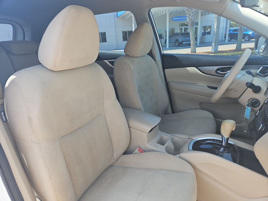 Thumbnail: 2015 Nissan Rogue - 9