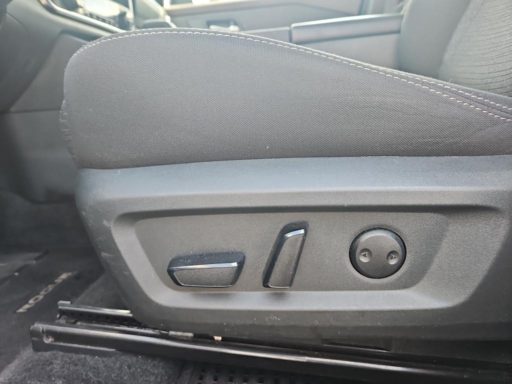 2023 Nissan Rogue SV 21