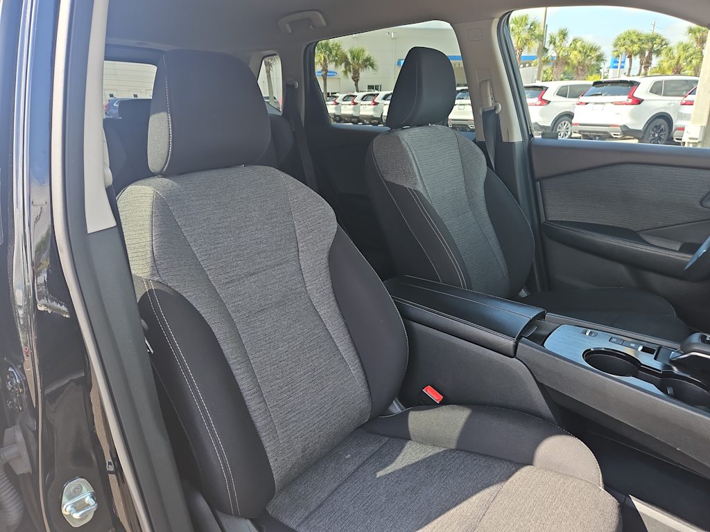 2023 Nissan Rogue SV 9
