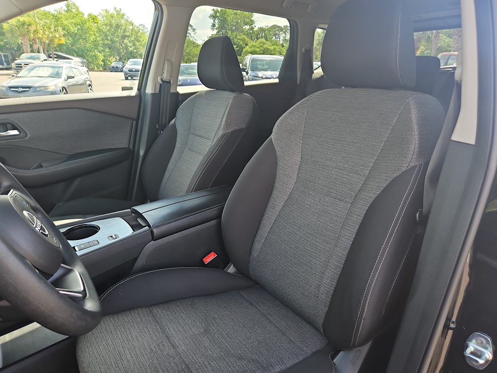 2023 Nissan Rogue SV 8