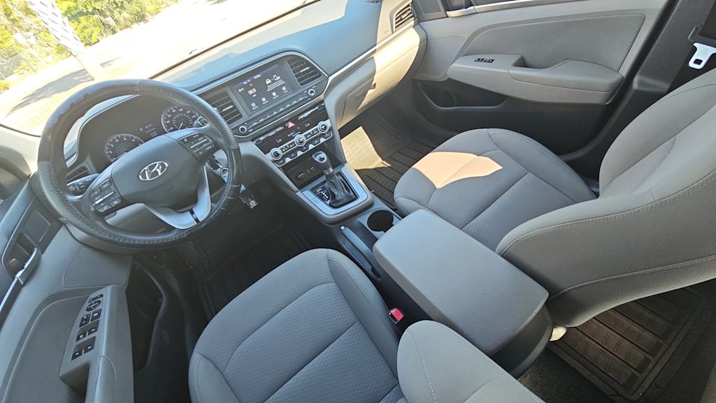 Thumbnail: 2020 Hyundai Elantra - 8