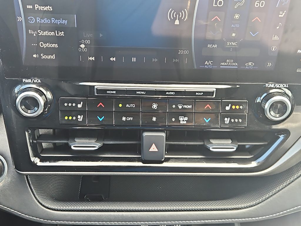 Thumbnail: 2020 Toyota Highlander - 24