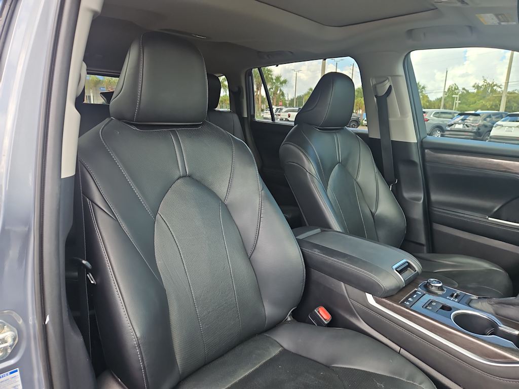 Thumbnail: 2020 Toyota Highlander - 10